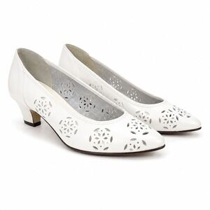 Vintage Famous Collection Leather Womens 7.5M White Cutout Pumps Brazil Retro